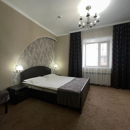 Vip Mini Hotel Semey Exterior foto