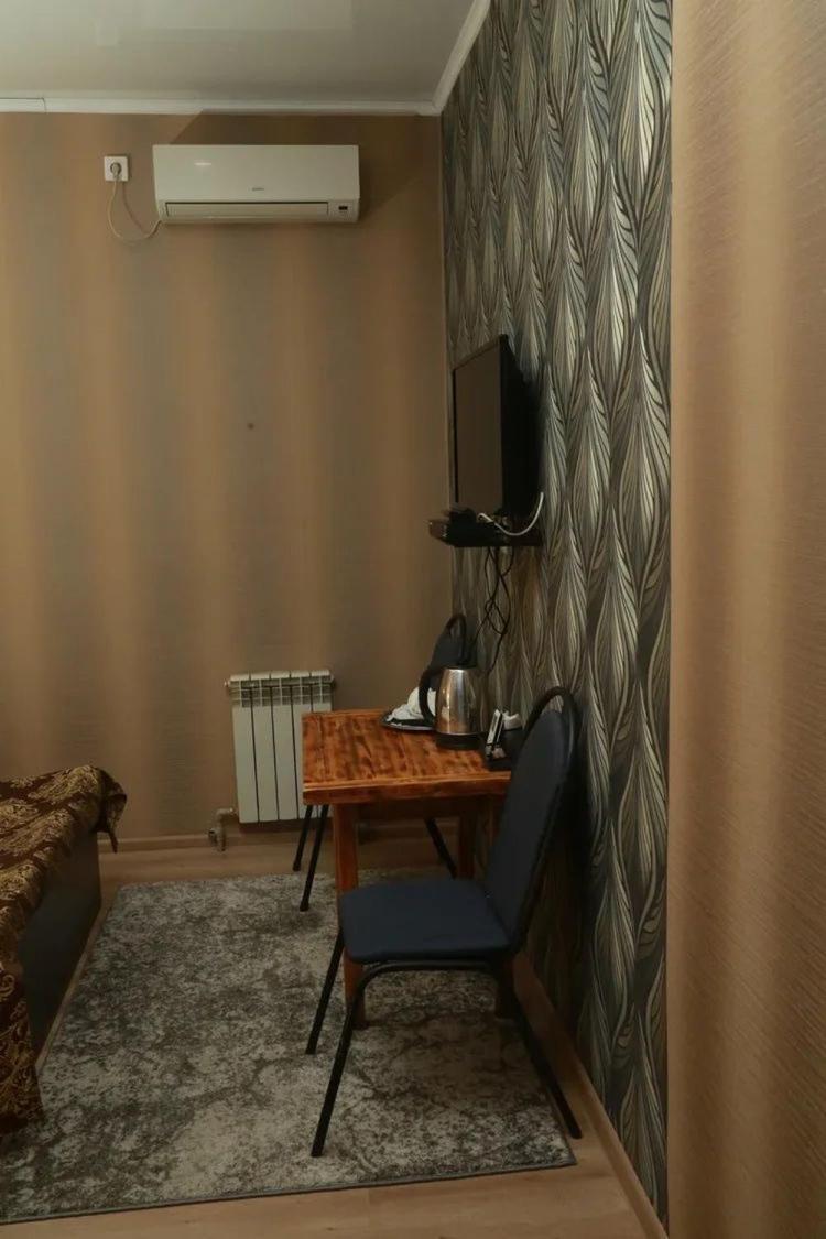 Vip Mini Hotel Semey Exterior foto
