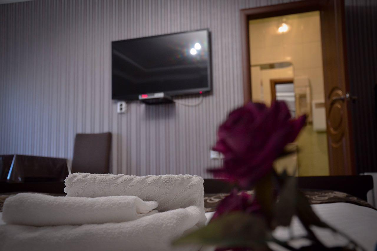 Vip Mini Hotel Semey Exterior foto