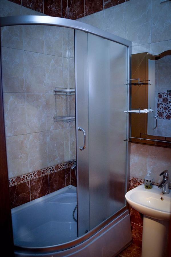 Vip Mini Hotel Semey Exterior foto