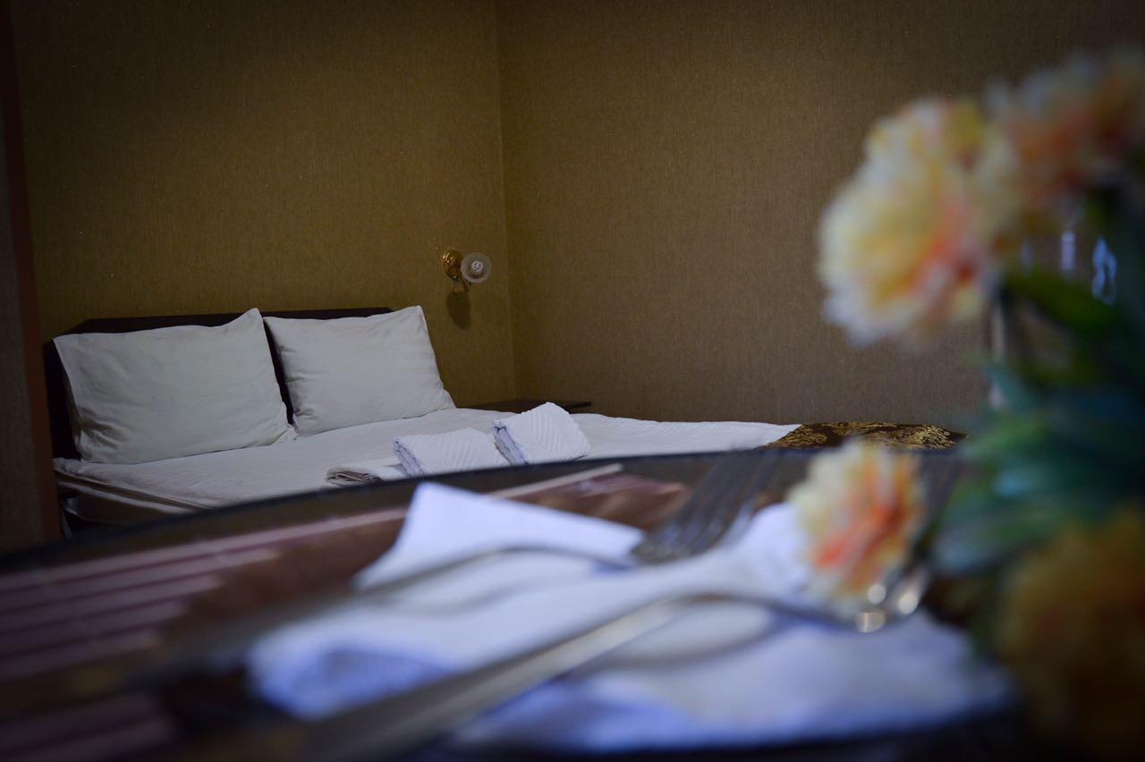 Vip Mini Hotel Semey Exterior foto